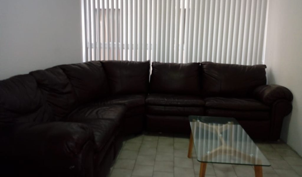 DEPARTAMENTO COMPARTIDO PARA MUJERES - Calle José Sánchez Trujillo, San Alvaro | Roomgo - Image 2