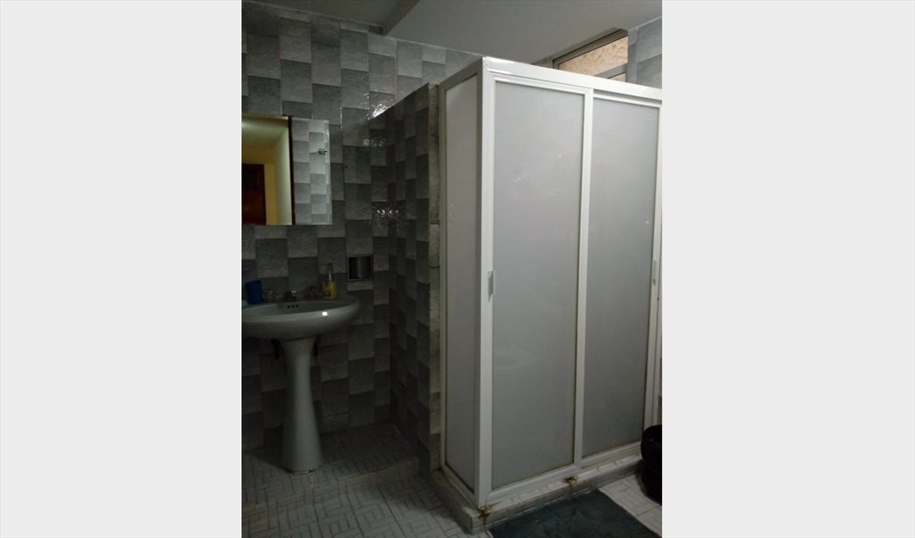 DEPARTAMENTO COMPARTIDO PARA MUJERES - Calle José Sánchez Trujillo, San Alvaro | Roomgo - Image 3