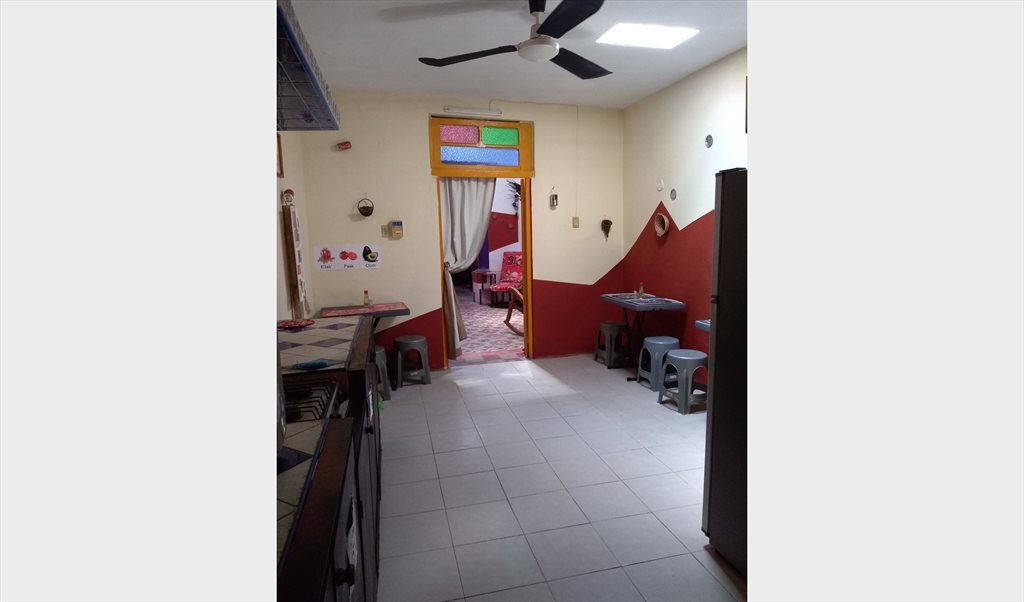 Cuarto con baño privado y clima - Calle 66, Santa Ana | Roomgo - Image 2