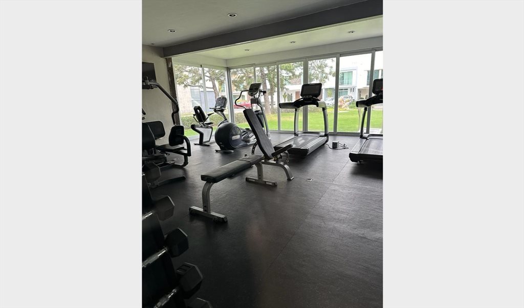 Buscas vivir en una de las mejores zonas de Zapopan... Tengo tu mejor opción con super ubicación !!! - Paseo Solares, Solares Residencial | Roomgo - Image 2