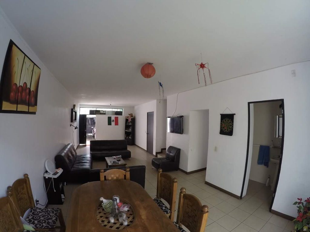 Habitación libre en bonita casa - Alfredo R. Plascencia, Ladron De Guevara | Roomgo - Image 2