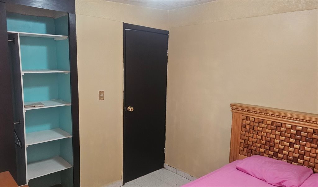 UAM Xochimilco Cafetales esq Bombas  3 Habitaciones Amuebladas Opcion Estacionamiento techado cerrad - Avenida de Cafetales, Culhuacán CTM | Roomgo - Image 2