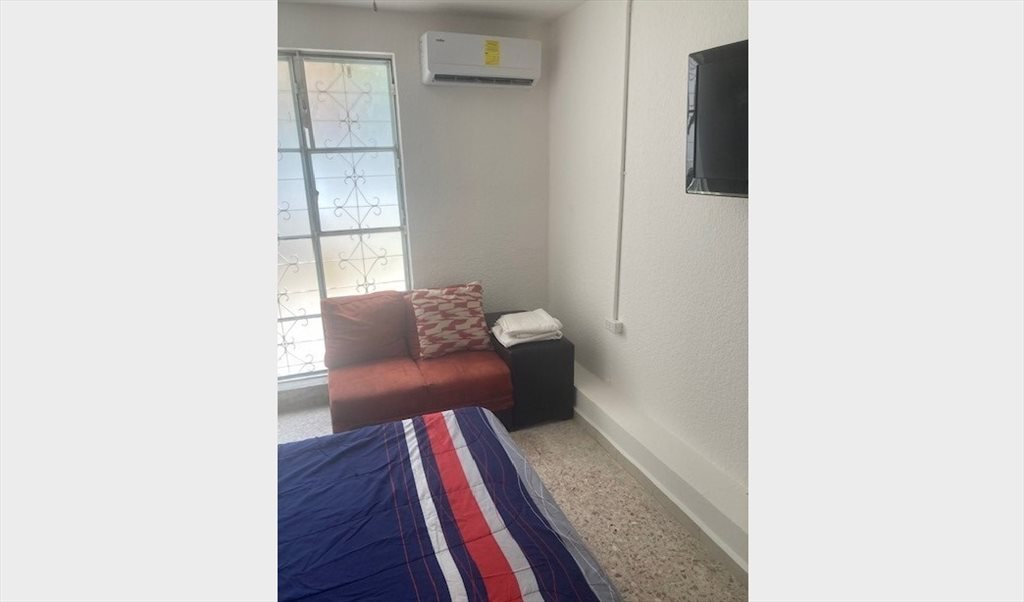 Rento estudio céntrico - Las Playas, 011 | Roomgo - Image 2