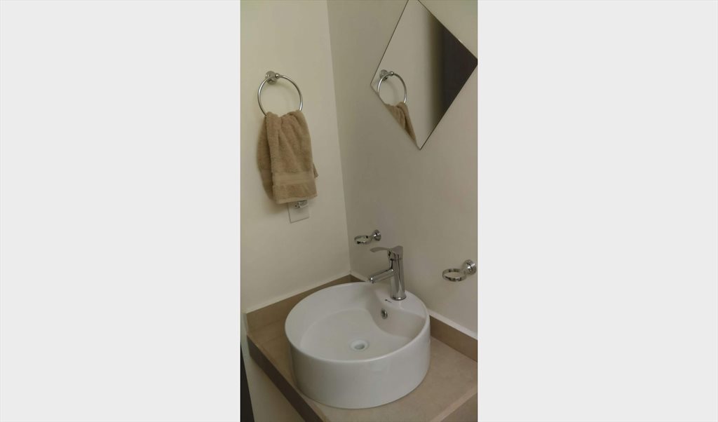 Comparto casa - Calle Sauce, Luna Bosque Residencial | Roomgo - Image 4