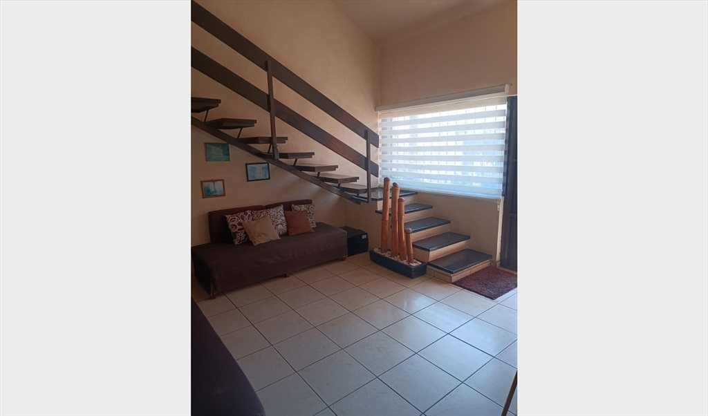 rento habitaciones independientes con baño propio, o un par de habitaciones que comparten 1 baño - Calle Esmeralda, Victoria | Roomgo - Image 3