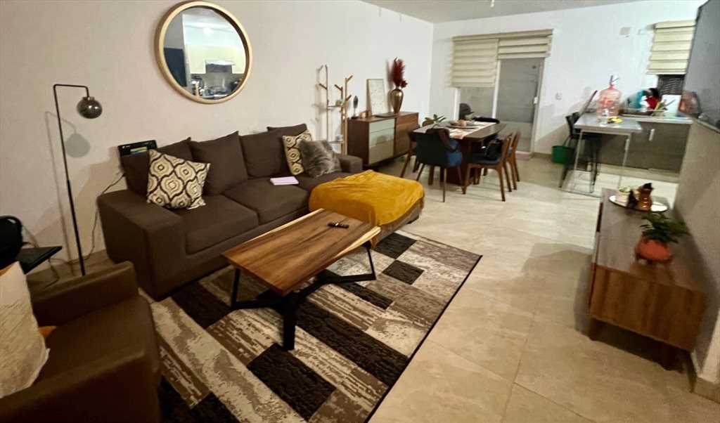 Habitación en Zona Jurica, Querétaro - Palma Cariota, Palmares | Roomgo - Image 2