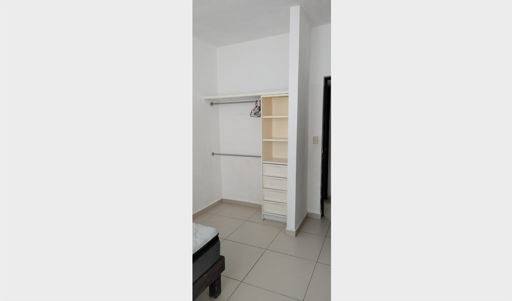 Habitación Cerca de supermercados y plaza comercial - Camino Santo Domingo, Estancias Valle De Plata | Roomgo - Image 4
