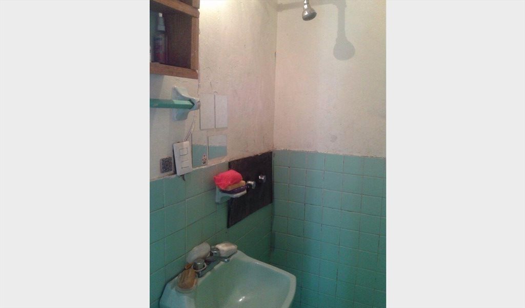 Casa con enfoque de preferencia artistico, bien ubicado centro historico - Calle Ignacio Herrera y Cairo, Centro Barranquitas | Roomgo - Image 2