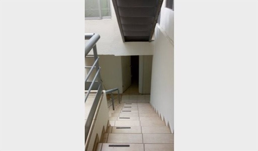 Cuarto Tipo estudio amueblado, serv. inclui.  Lázaro Cárdenas y Clouthier - Calzada Lázaro Cárdenas, Prados Vallarta | Roomgo - Image 3