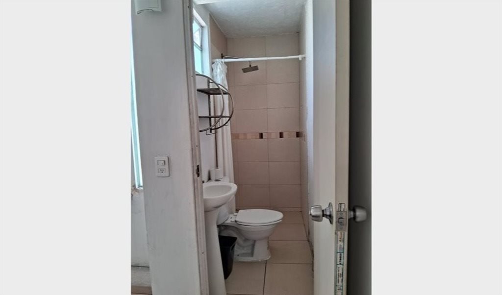 Cuarto Tipo estudio amueblado, serv. inclui.  Lázaro Cárdenas y Clouthier - Calzada Lázaro Cárdenas, Prados Vallarta | Roomgo - Image 6
