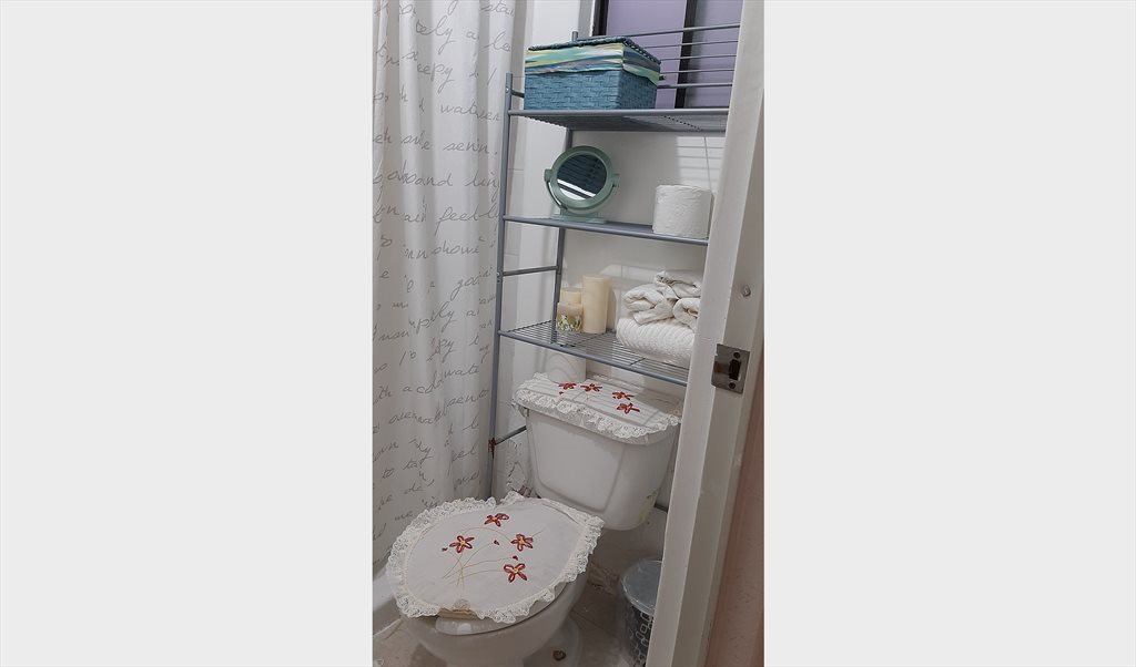 Renta de habitación muy Centrica en Col. Esperanza - Calle Francisco J. Clavijero, Transito | Roomgo - Image 5