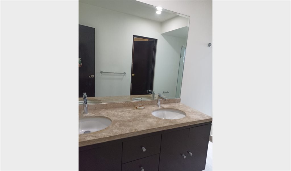 Recamara amueblada en renta - Boulevard Palmas Hills, Valle de las Palmas | Roomgo - Image 7