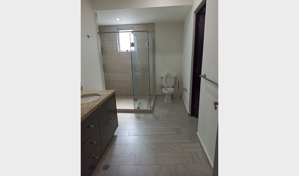 Recamara amueblada en renta - Boulevard Palmas Hills, Valle de las Palmas | Roomgo - Image 8