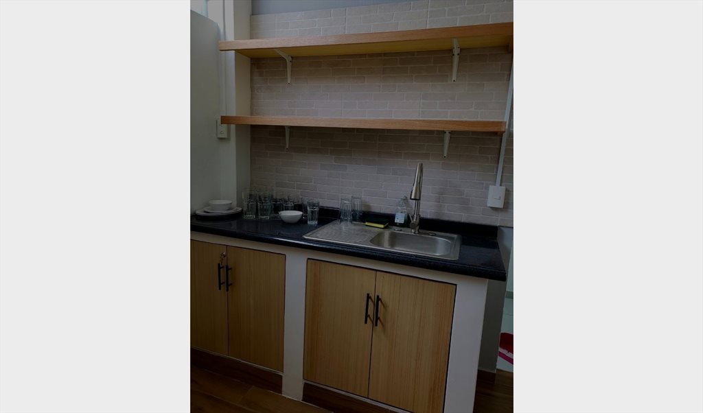 Bonita Recámara Con Baño Privado. Cerca de lo mejor de Zapopan - Calle Administradores, Arcos De Guadalupe | Roomgo - Image 3