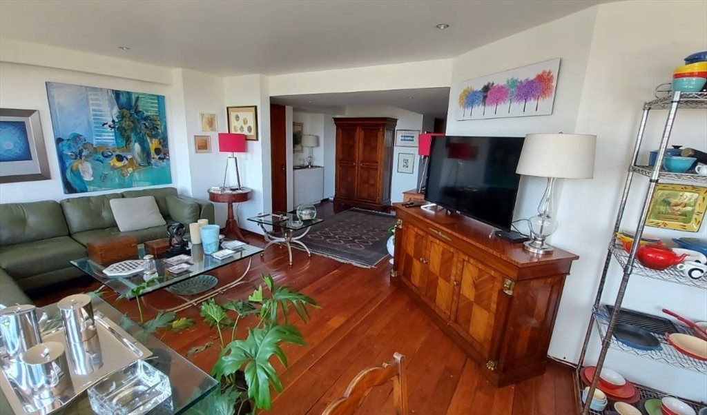 Cuarto Amueblado con vista hermosa - Avenida Hidalgo, Ladron De Guevara | Roomgo - Image 4