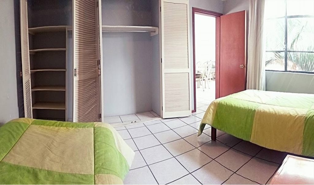 CUARTO EN RENTA EN DEPARTAMENTO DE - 3 RECÁMARAS - AMUEBLADO & SERVICIOS INCLUIDOS - Calle Francisco de Ayza, San Juan de Dios | Roomgo - Image 3