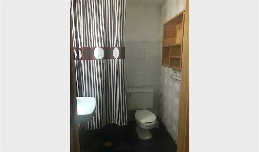 Agradables Cuartos INDIVIDUALES con Baño Privado - Privada Ricardo Flores Magón, Zoquipan | Roomgo - Image 3