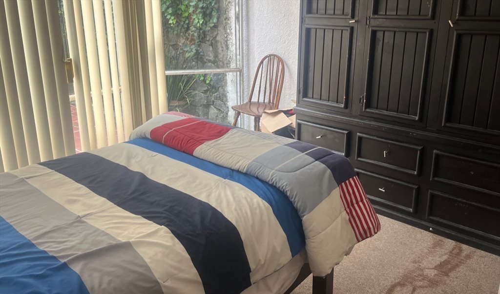 Habitación independiente de la casa - Calle de Pizarras, Jardínes del Pedregal | Roomgo - Image 4