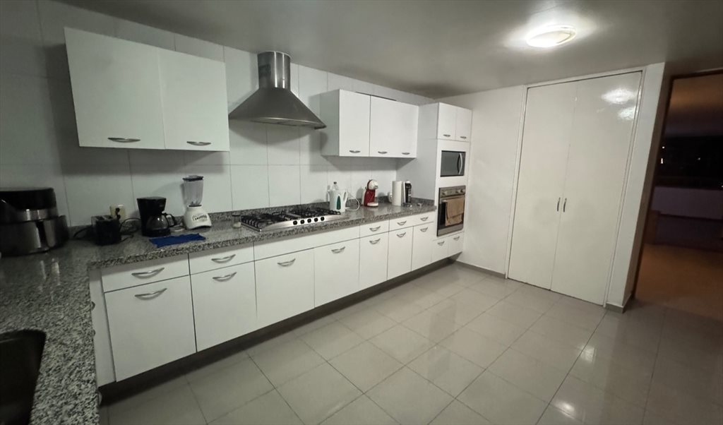 Habitacion privada con baño privado y elevador privado en condominio Towers GMA - Calle Cofre de Perote, Lomas de Chapultepec | Roomgo - Image 4