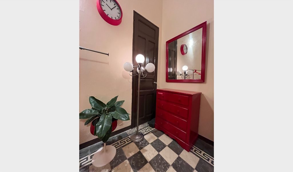 Cuarto en CENTRO de guadalajara - Calle General Eulogio Parra, Centro Barranquitas | Roomgo - Image 5