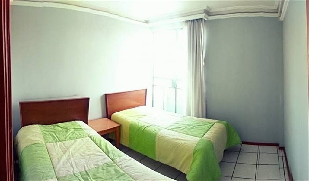 CUARTO EN RENTA EN DEPARTAMENTO DE - 2 RECÁMARAS - AMUEBLADO & SERVICIOS INCLUIDOS - Calle Francisco de Ayza, San Juan de Dios | Roomgo - Image 2