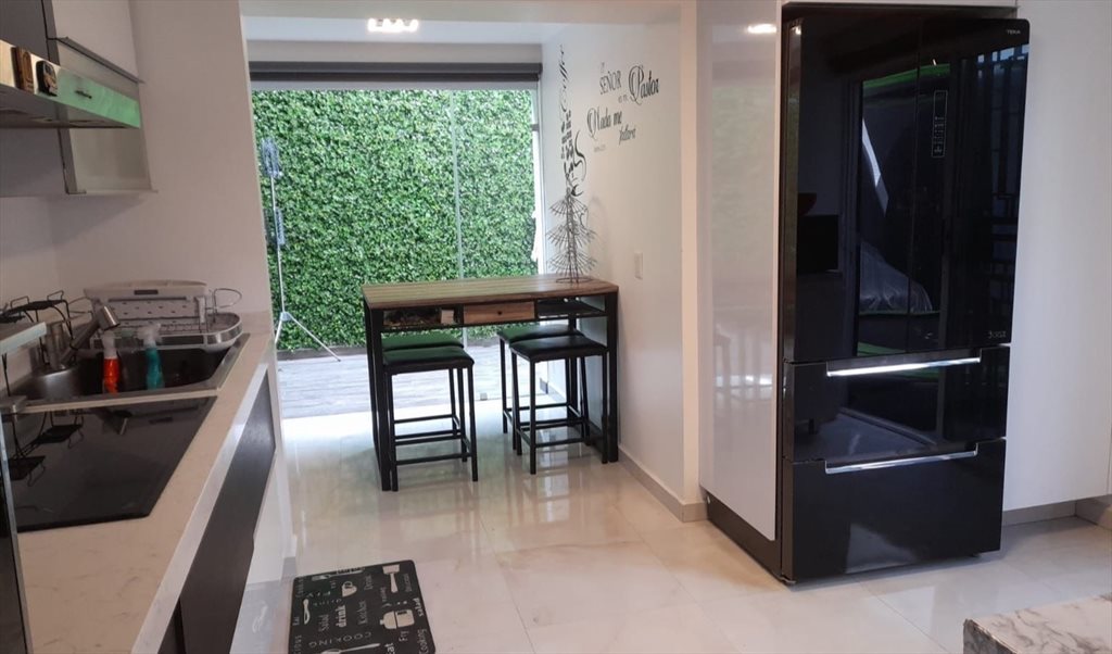 SATELITE.    Bueno , Bonito y Barato ( zona residencial , tranquila y segura - Paseo de Los Cazadores, Rancho Castro | Roomgo - Image 2