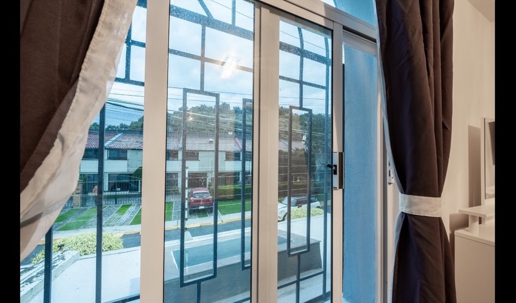 SATELITE.    Bueno , Bonito y Barato ( zona residencial , tranquila y segura - Paseo de Los Cazadores, Rancho Castro | Roomgo - Image 5