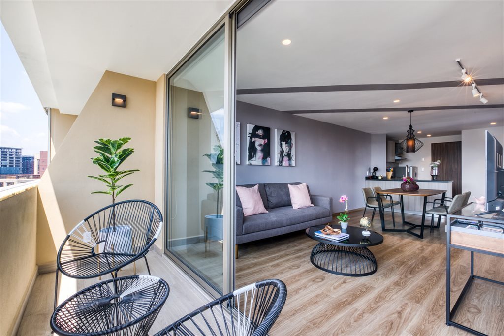 Ejército - Rosa - Avenida Ejército Nacional Mexicano, Granada | Roomgo - Image 2