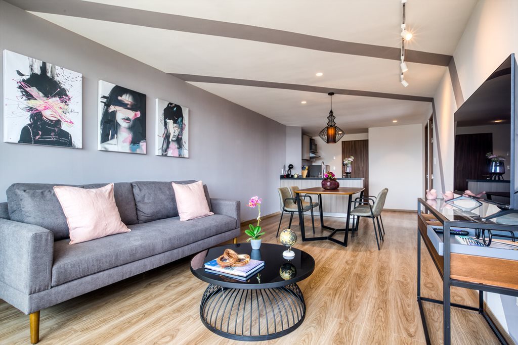 Ejército - Rosa - Avenida Ejército Nacional Mexicano, Granada | Roomgo - Image 3