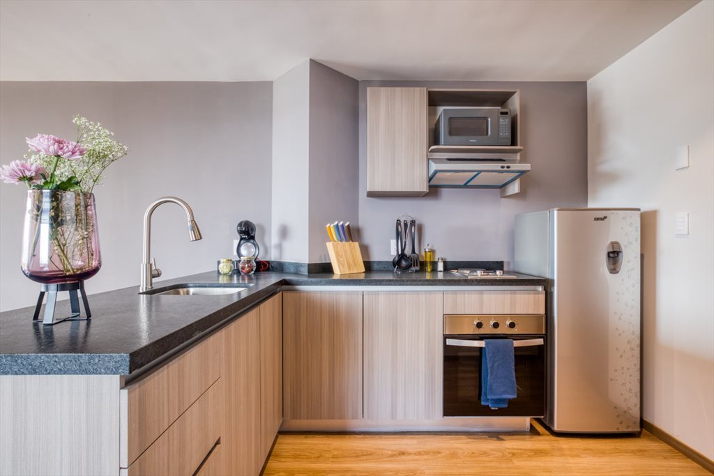 Ejército - Rosa - Avenida Ejército Nacional Mexicano, Granada | Roomgo - Image 5