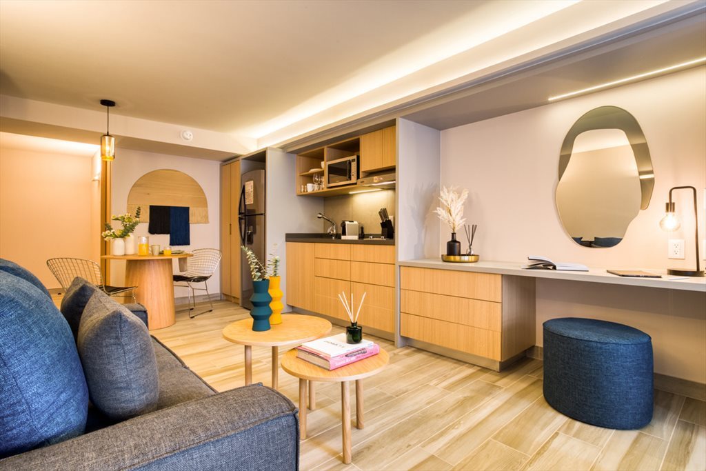 Ibsen - Suite Interior - Calle Enrique Ibsen, Polanco | Roomgo - Image 5