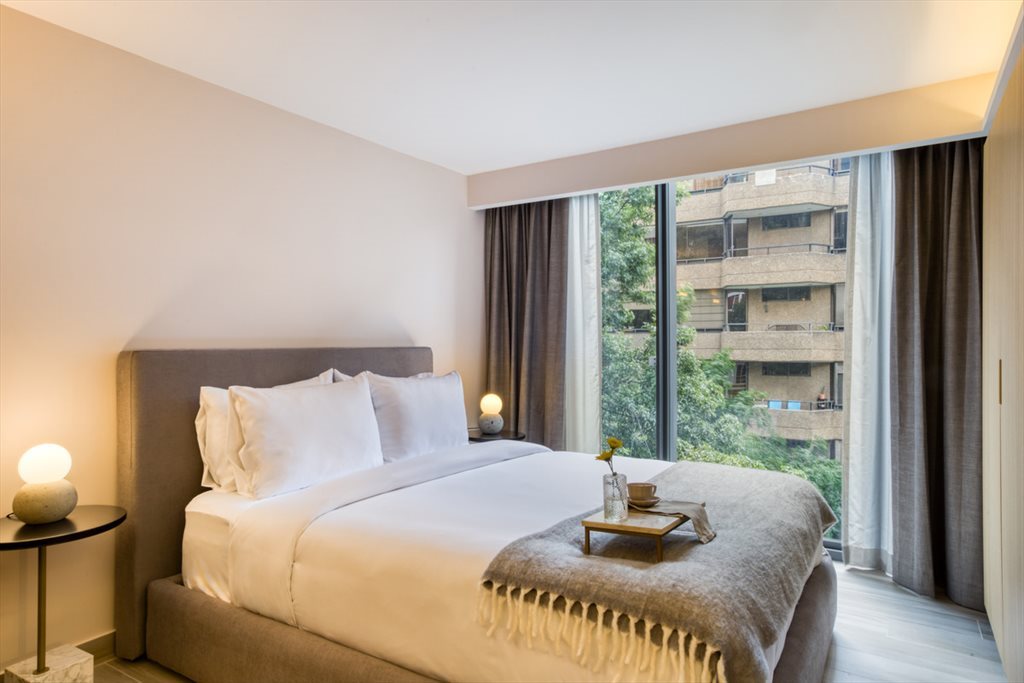 Ibsen - Suite Exterior - Calle Enrique Ibsen, Polanco | Roomgo - Image 4