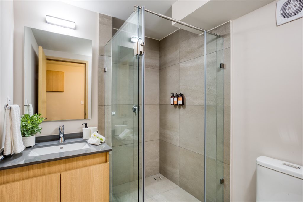 Ibsen - Suite Exterior - Calle Enrique Ibsen, Polanco | Roomgo - Image 6