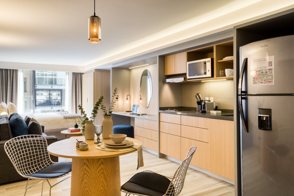 Ibsen - Suite Exterior - Calle Enrique Ibsen, Polanco | Roomgo - Image 7