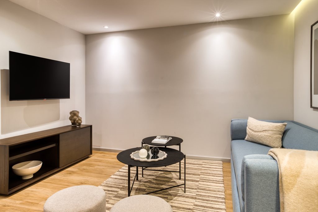 Mexico City - 1BR Queen - Avenida Insurgentes Sur, Roma Norte | Roomgo - Image 4