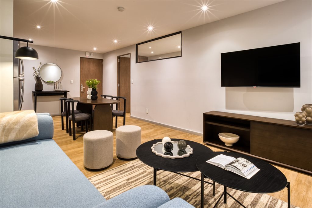 Mexico City - 1BR Queen - Avenida Insurgentes Sur, Roma Norte | Roomgo - Image 5