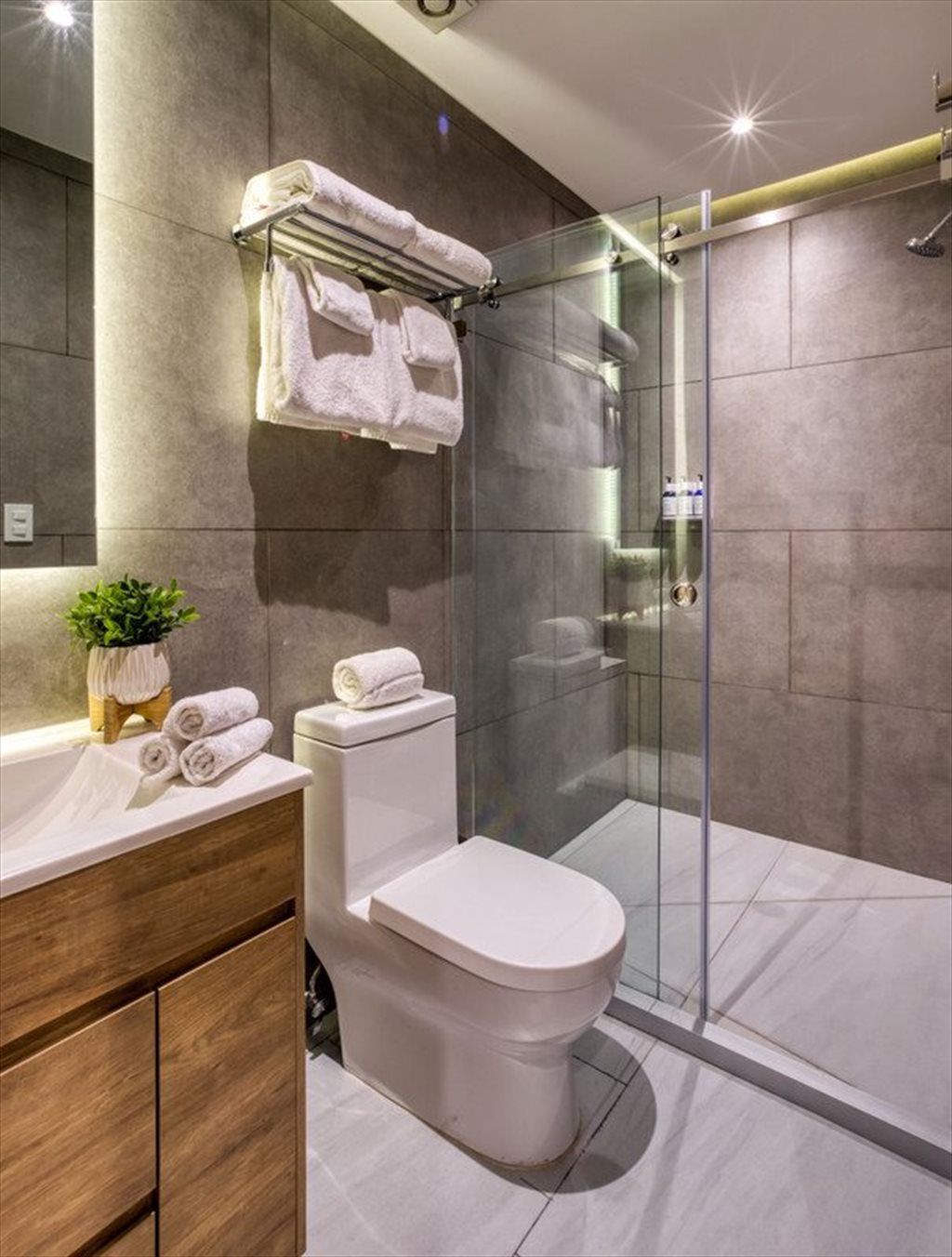 Mexico City - 1BR Plus - Avenida Insurgentes Sur, Roma Norte | Roomgo - Image 4