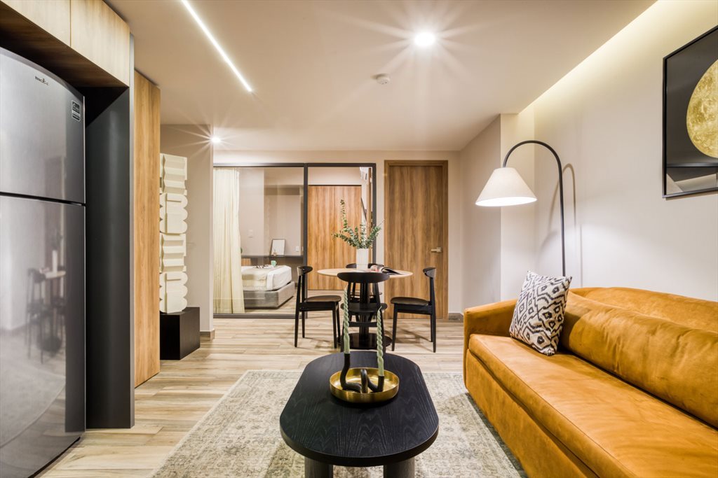 Cibeles - 2BR Balcony - Calle Sinaloa, Roma Norte | Roomgo - Image 3