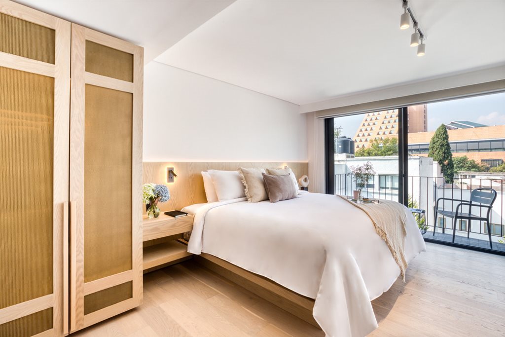 Poe - Romance - Calle Edgar Allan Poe, Polanco | Roomgo - Image 5