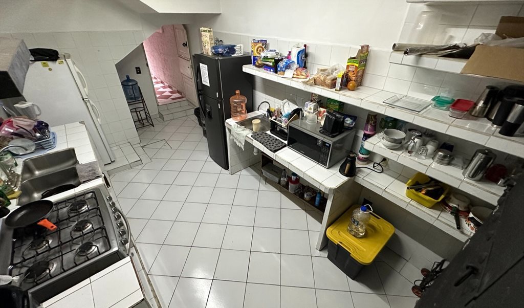 Amplias Habitaciones en la Col. Moderna - Calle Colonias, Moderna | Roomgo - Image 2