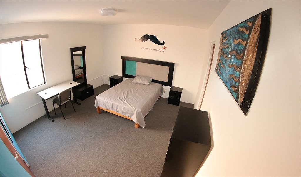 Amplias Habitaciones enfrente de Centro Magno - Calle Lope de Vega, Arcos Vallarta | Roomgo - Image 2