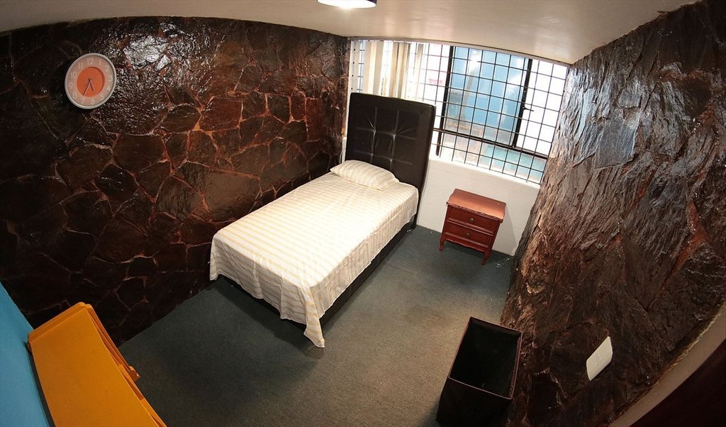 Amplias Habitaciones enfrente de Centro Magno - Calle Lope de Vega, Arcos Vallarta | Roomgo - Image 7