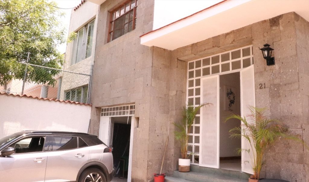 Habitaciones en Renta en el Corazon de la  Col. Americana - Calle Miguel Lerdo de Tejada, Americana | Roomgo - Image 3