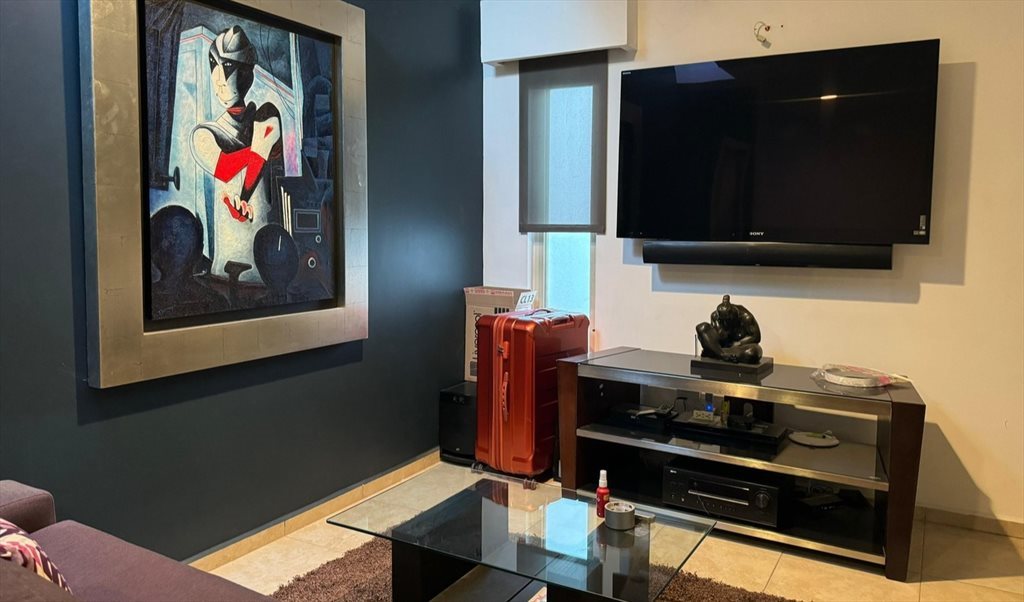 Se Renta Cuarto Amueblado en Juriquilla Para Mujeres, Cerca de La UNAM y La UVM - Santa Fe, Juriquilla Santa Fe | Roomgo - Image 2