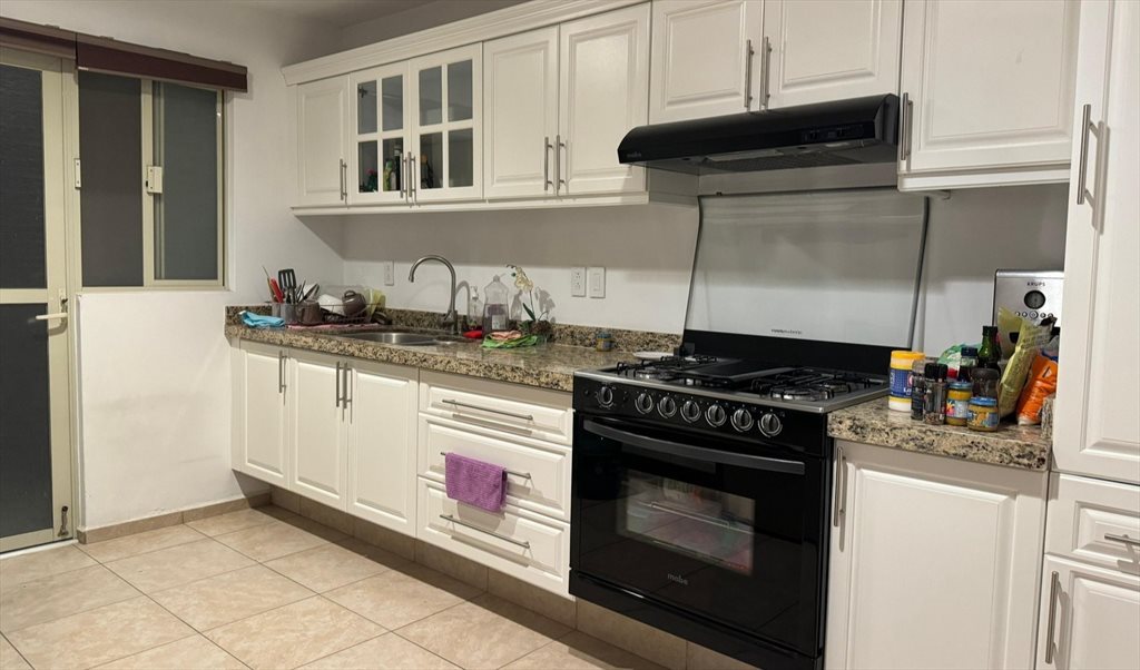 Se Renta Cuarto Amueblado en Juriquilla Para Mujeres, Cerca de La UNAM y La UVM - Santa Fe, Juriquilla Santa Fe | Roomgo - Image 5