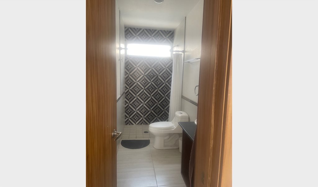 Cuarto tranquilo - Paseo del Parque, Tulipanes | Roomgo - Image 3