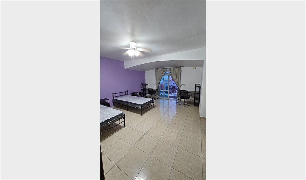 Habitaciones en Renta a 5 min caminando de CUCS, solo mujeres - Calle Monte de las Ánimas, El Retiro | Roomgo - Image 7