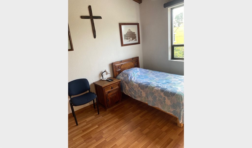 Rento habitaciones amuebladas - Calle las Secuoyas, Los Pinos | Roomgo - Image 3