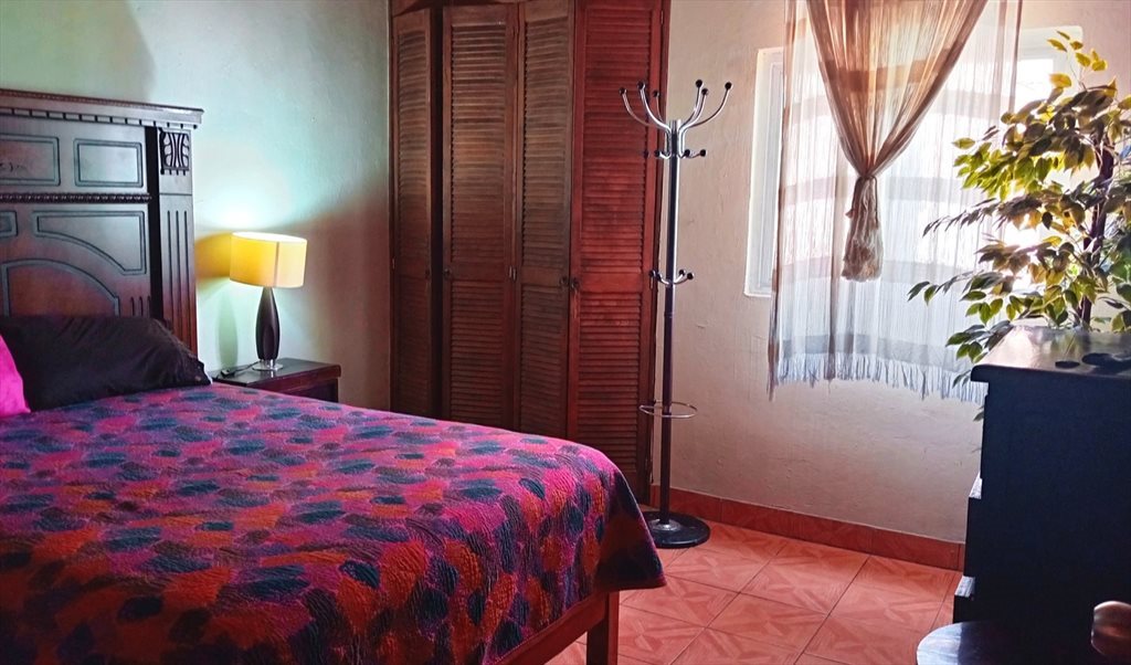 Cuartos en renta - Calle Isla Tobago, López De Legaspi | Roomgo - Image 2