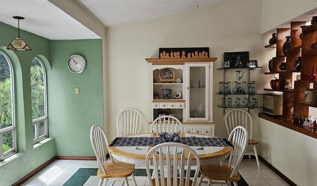 Renta de habitación en casa en Fraccionamiento Residencial Cerrado (zona Valle Dorado/Arboledas) - Calle Doña Rosa, Club de Golf la Hacienda | Roomgo - Image 7